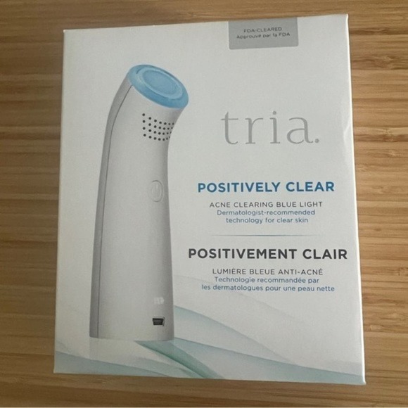TRIA Positively Clear Acne Cleansing Blue Light New In Box - Picture 1 of 5